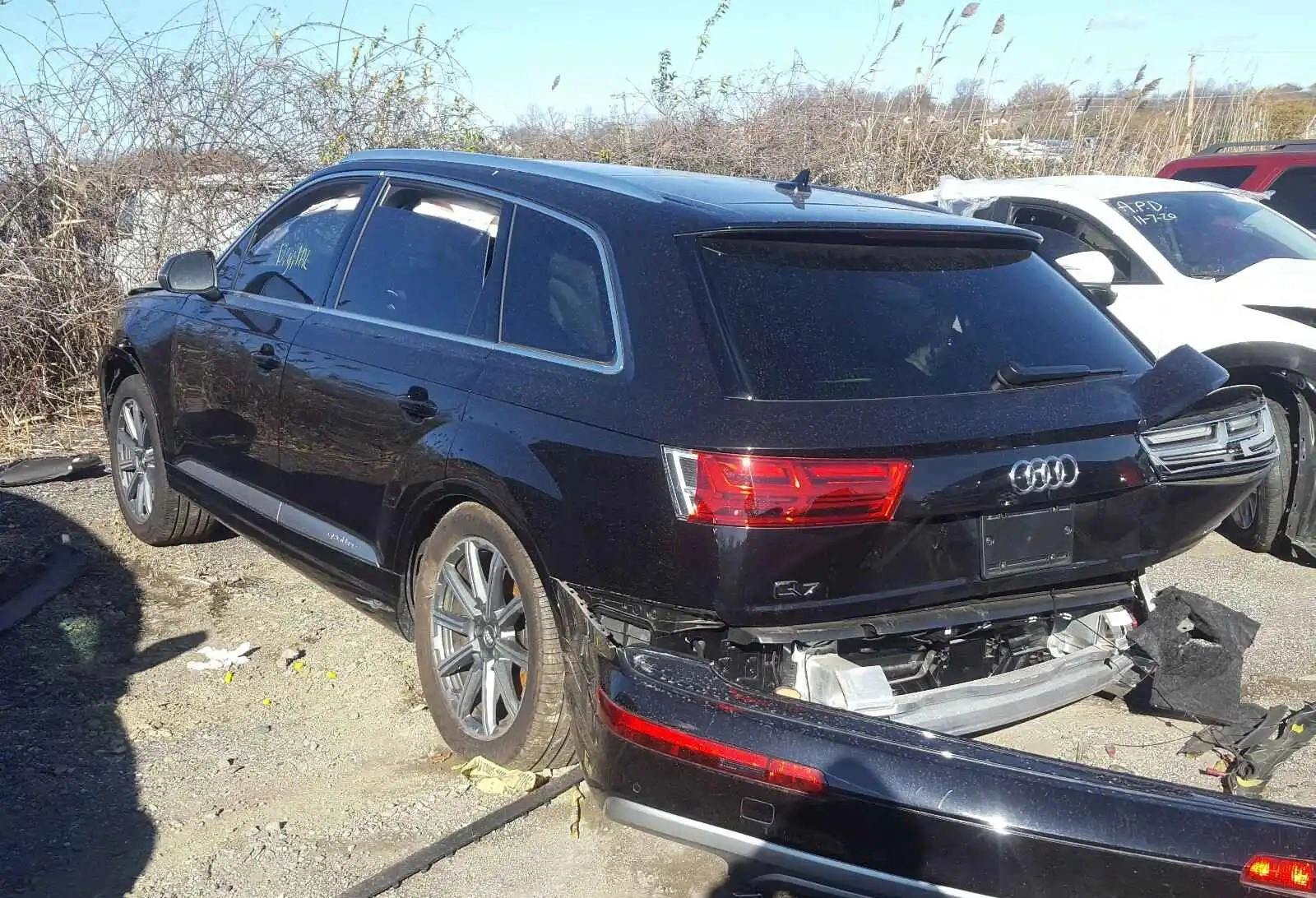 2019 Audi Q7 VIN WA1LHAF75KD037695 photo 3